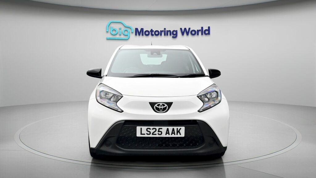 Toyota Aygo X Pure White #2