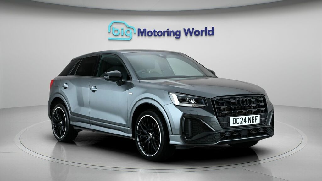 Audi Q2 Black Edition Grey