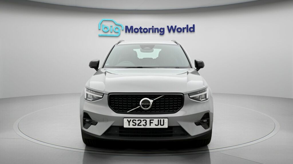 Volvo XC40 Plus Dark YS23FJU Grey #2