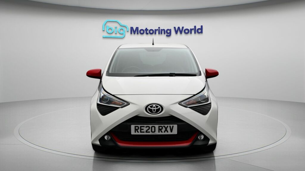 Toyota Aygo X X-trend White #2