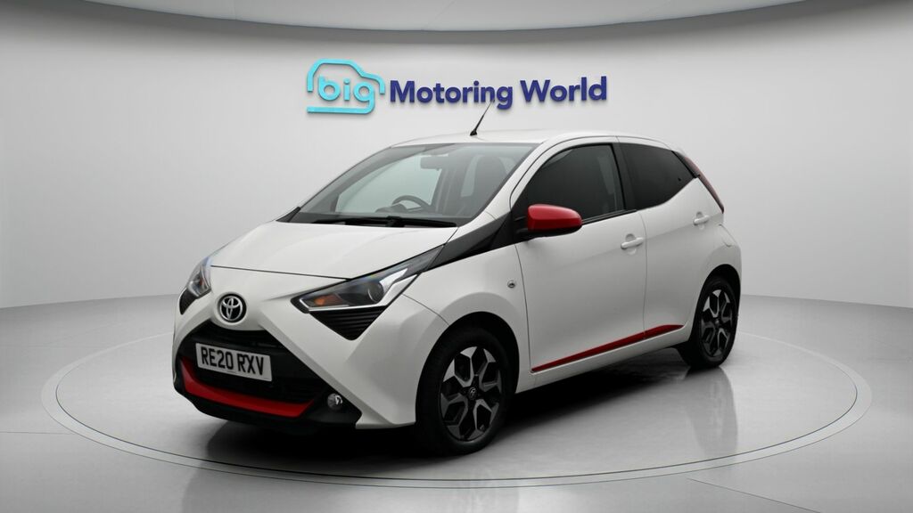 Toyota Aygo X X-trend White #3