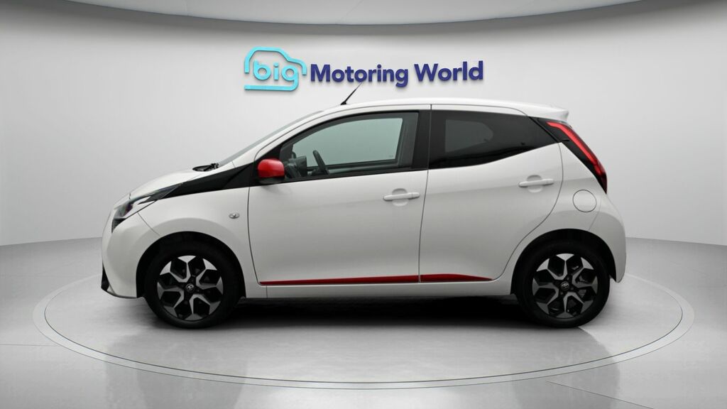 Toyota Aygo X X-trend White #4