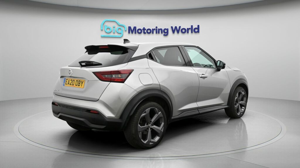 Nissan Juke Tekna Silver #6