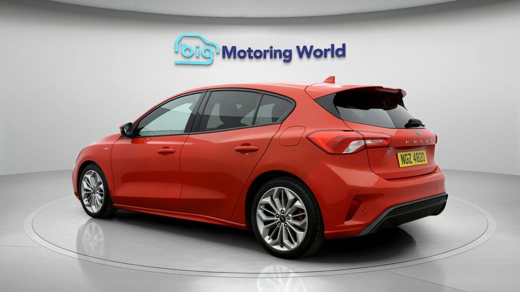 Ford Focus St-line X NGZ4820 Red #5