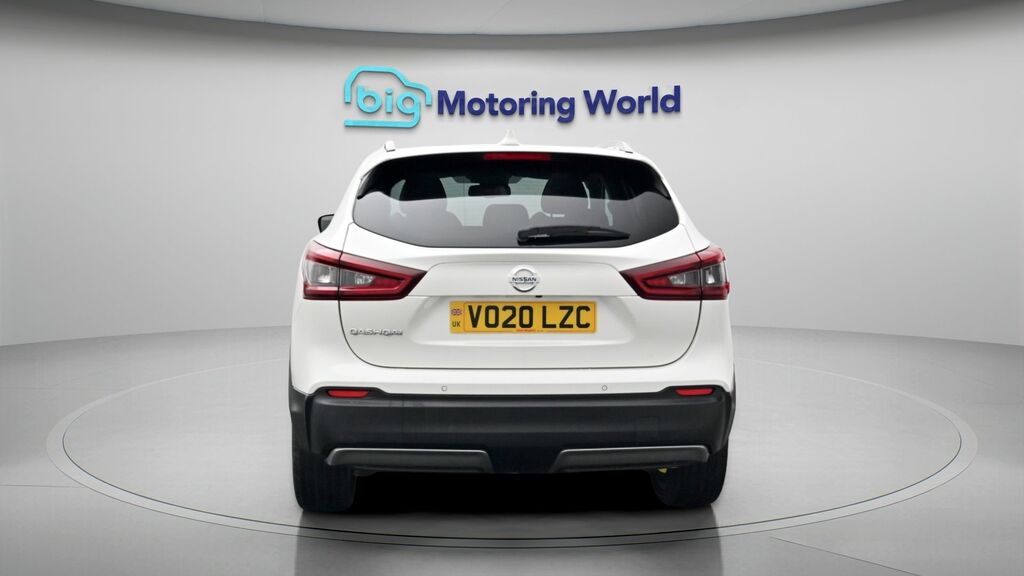 Nissan Qashqai Tekna White #6