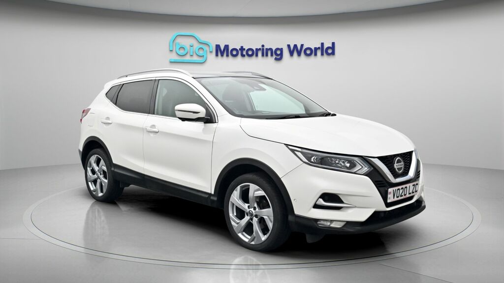 Nissan Qashqai Tekna White