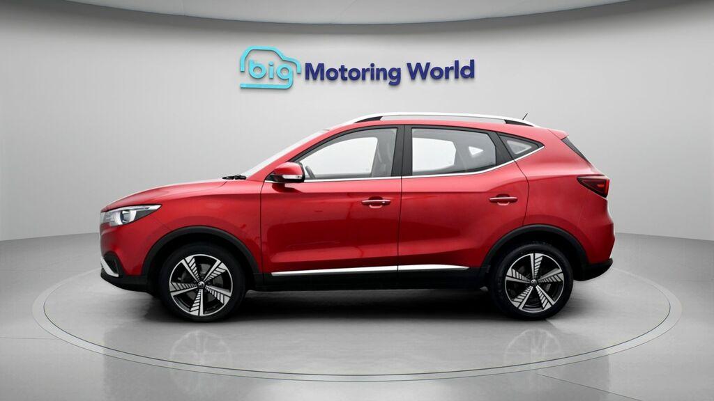 MG ZS Exclusive Red #4