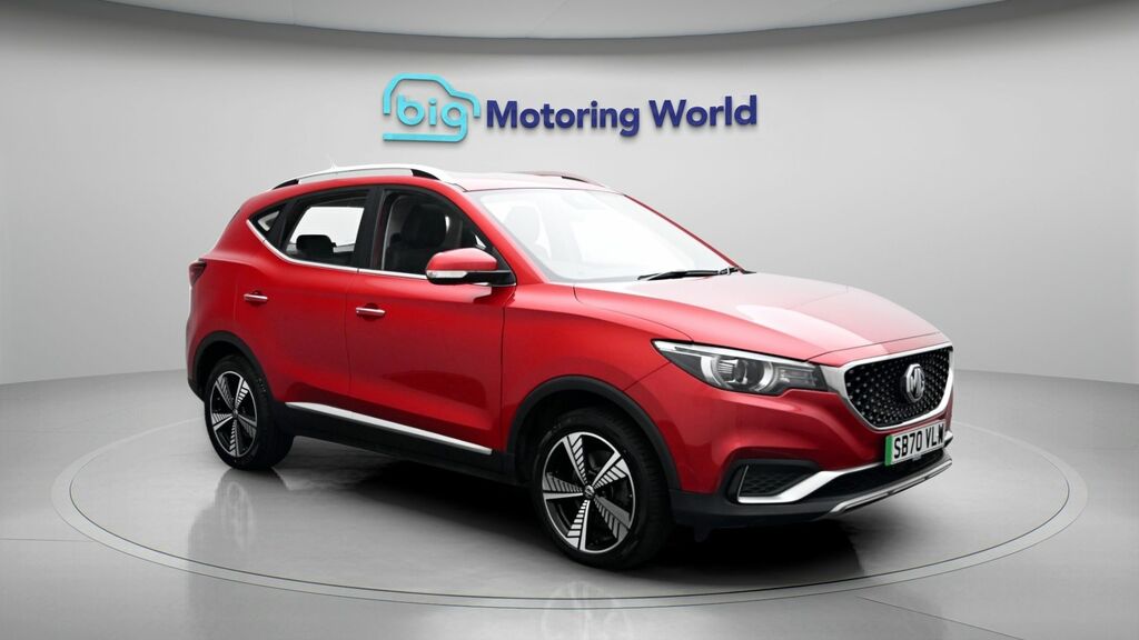 MG ZS Exclusive Red