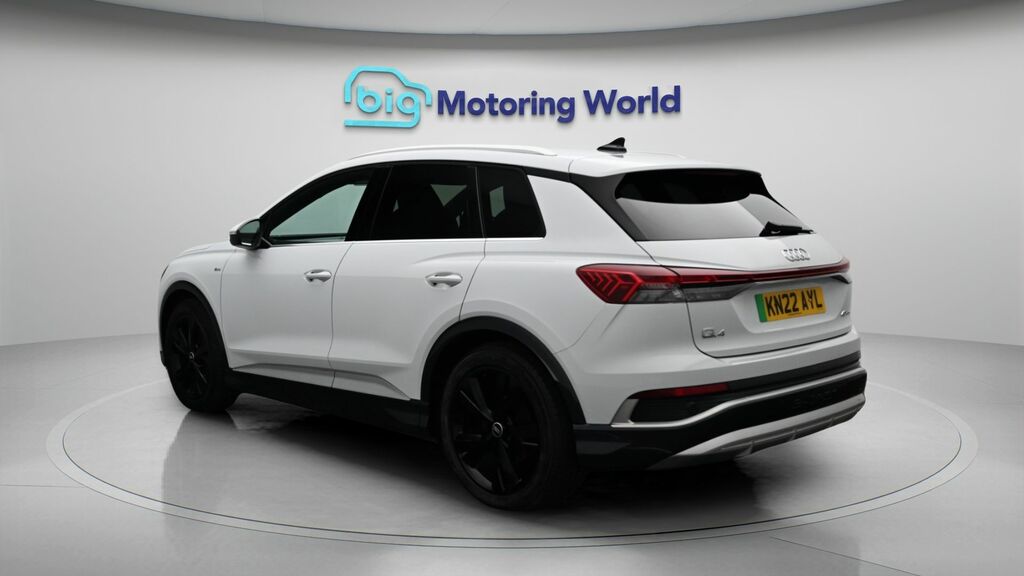 Audi Q4 E Tron S Line KN22AYL White #5