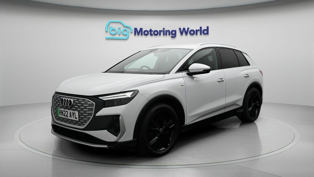 Audi Q4 E Tron S Line KN22AYL White #3