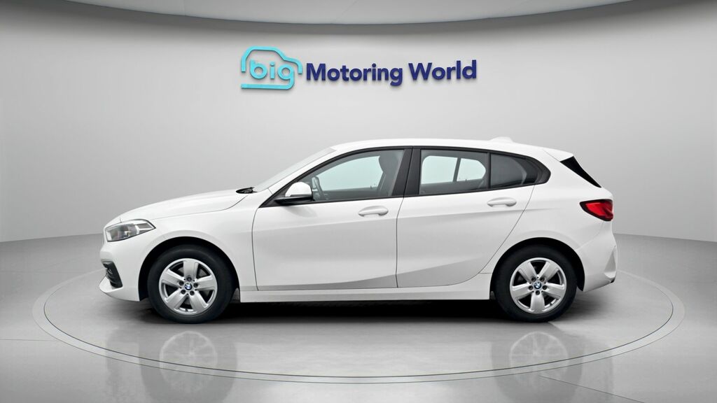 BMW 1 Series Se White #4