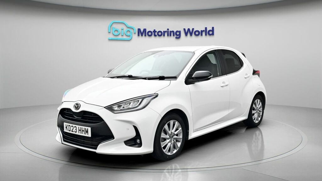 Mercedes-Benz A Class Amg Line LE02SXE White #3