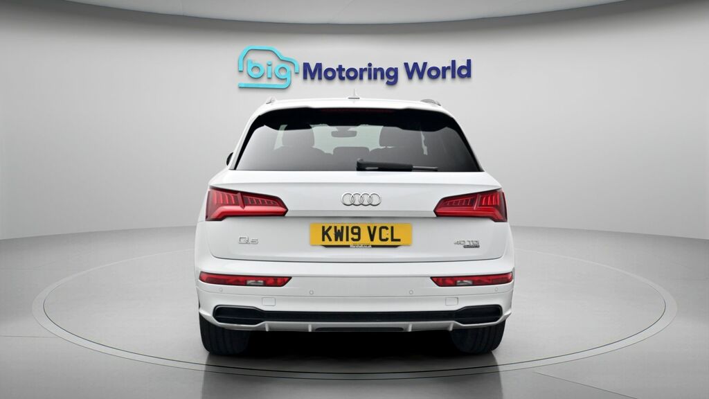 Audi Q5 Black Edition KW19VCL White #6