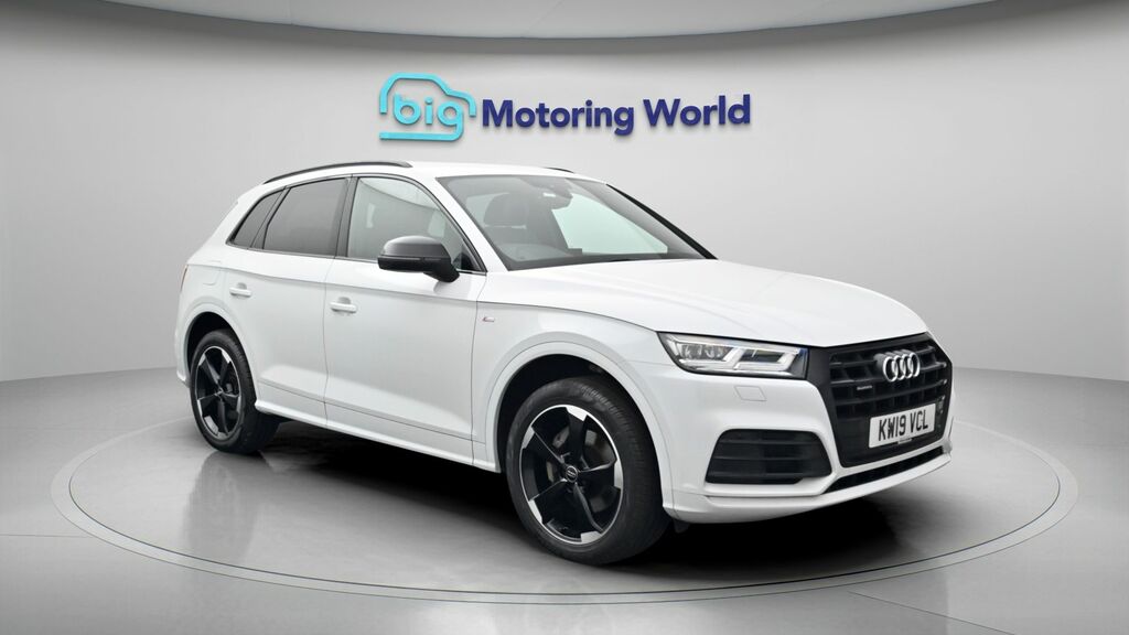 Audi Q5 Black Edition White