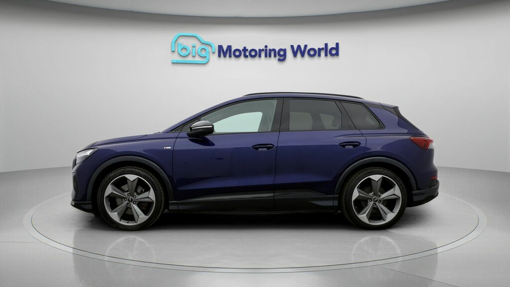 Audi Q4 E Tron Black Edition DA73YGG Blue #4