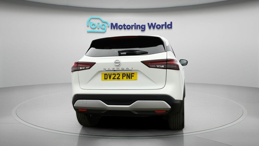 Nissan Qashqai Tekna DV22PNF White #6