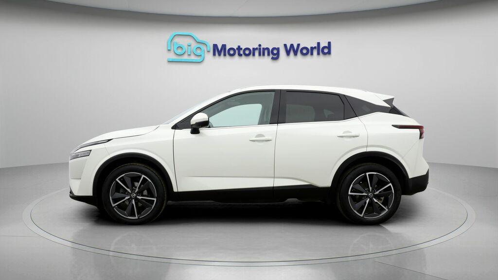 Nissan Qashqai Tekna DV22PNF White #4