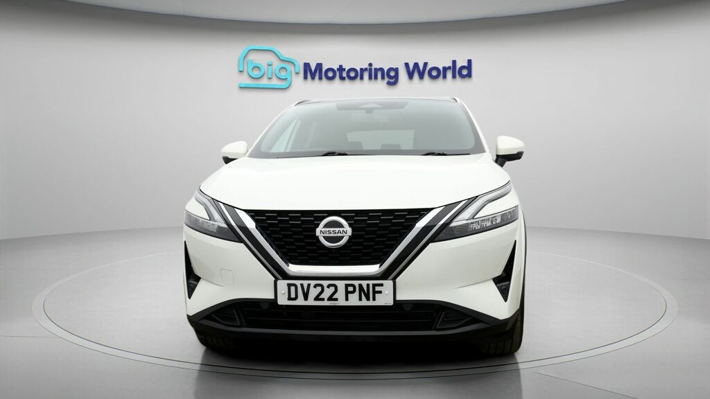Nissan Qashqai Tekna DV22PNF White #2