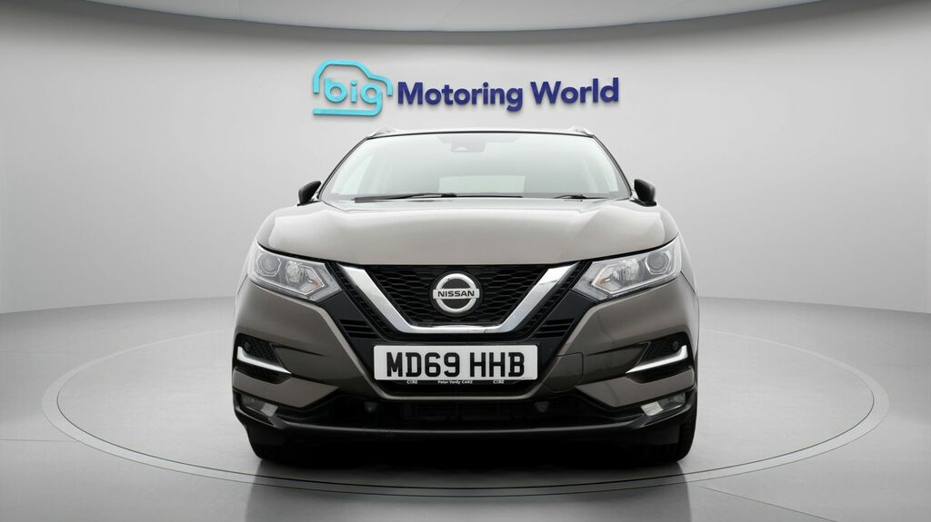 Nissan Qashqai N-connecta MD69HHB Brown #2