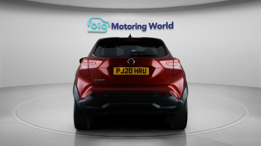 Nissan Juke Tekna Red #6