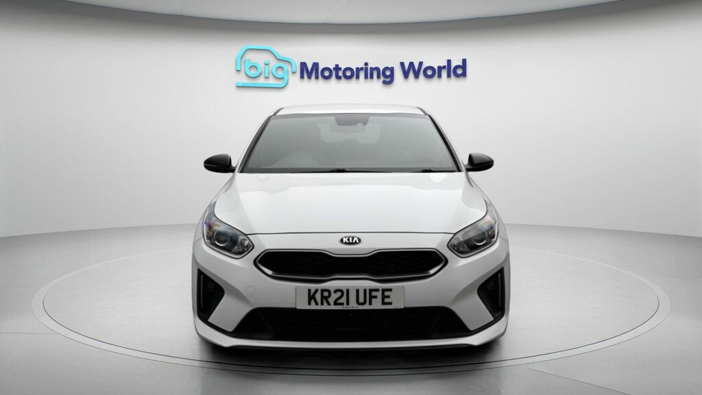 Kia Ceed Gt-line KR21UFE White #2