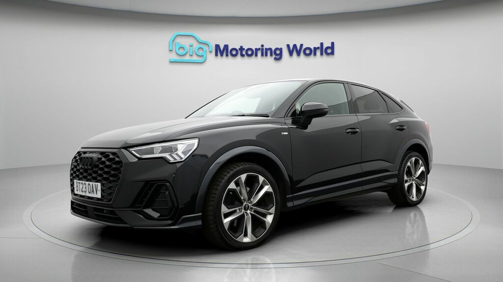 Audi Q3 Black Edition BT23OAV Black #3