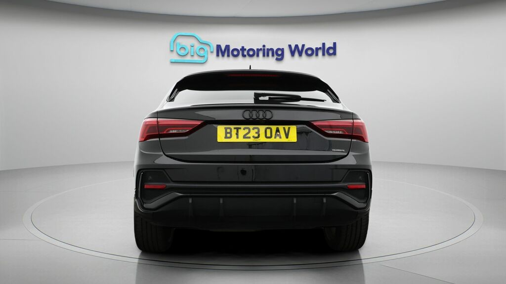Audi Q3 Black Edition BT23OAV Black #6