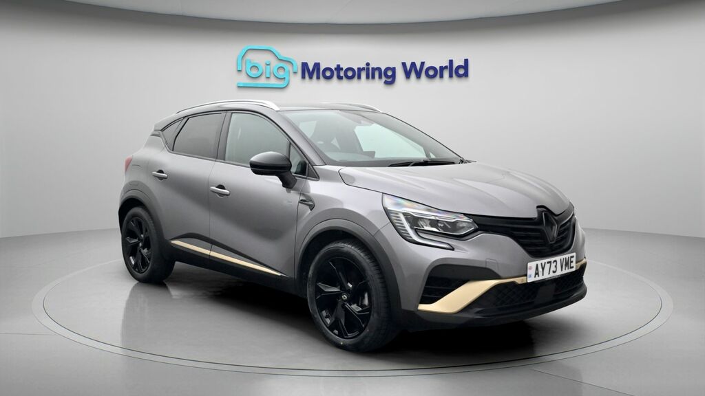 Renault Captur E-tech Engineered Black