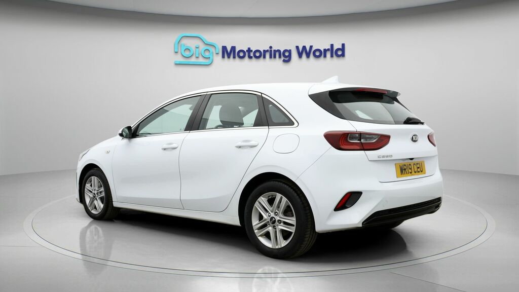 Kia Ceed 2 White #5
