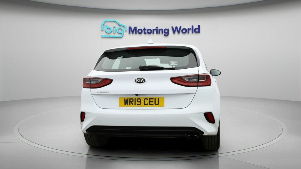 Kia Ceed 2 White #6