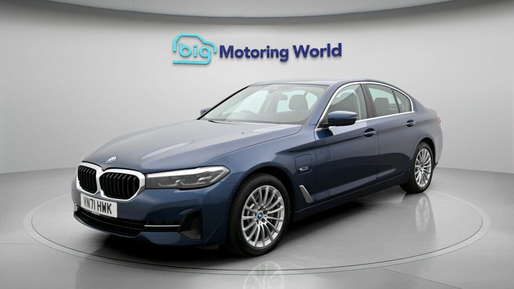 BMW 5 Series Se Blue #3