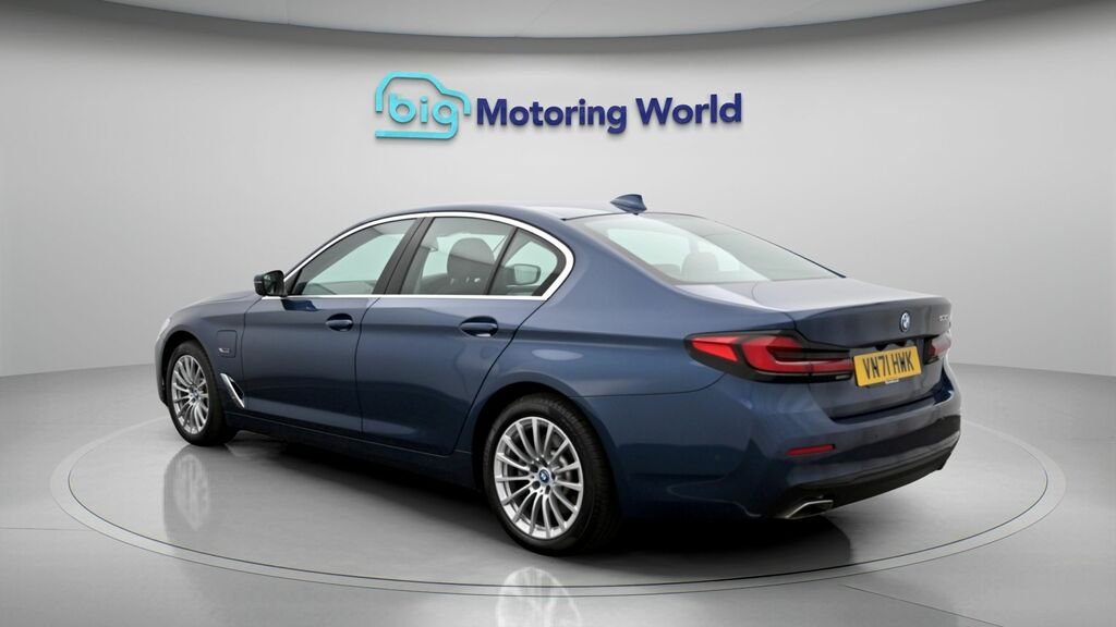 BMW 5 Series Se Blue #5