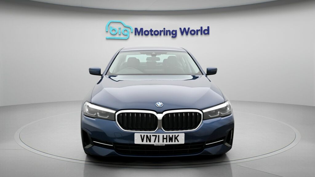 BMW 5 Series Se Blue #2