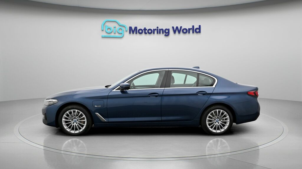 BMW 5 Series Se Blue #4