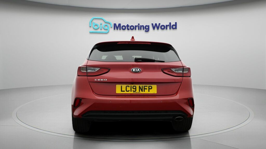 Kia Ceed 3 Red #6