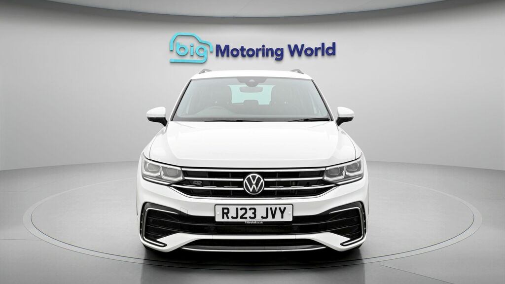 Volkswagen Tiguan R-line RJ23JVY White #2