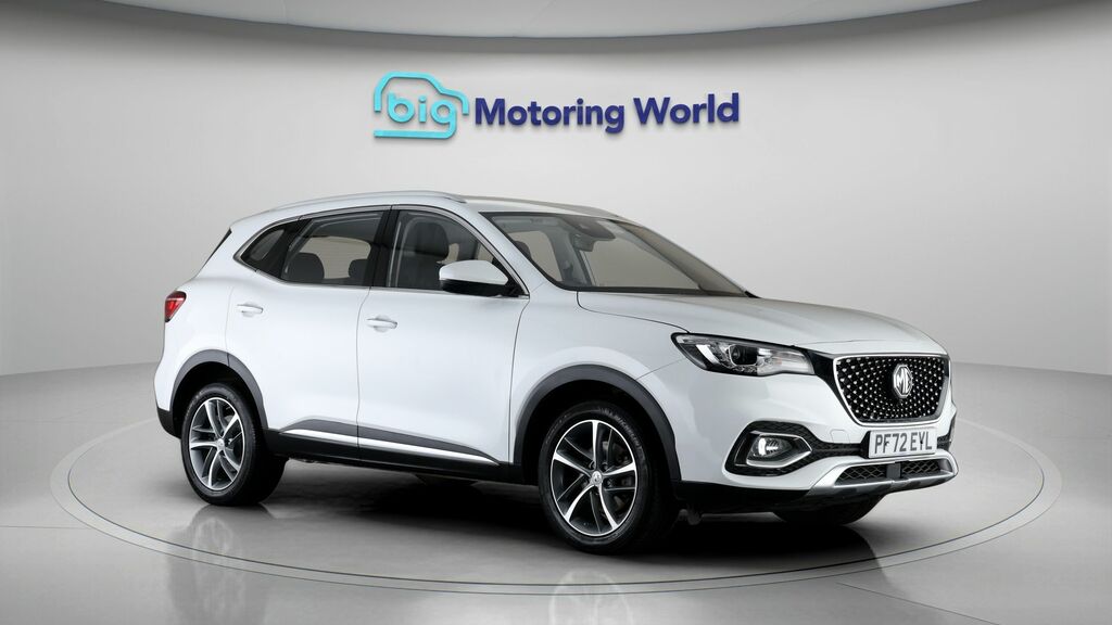 MG HS Excite PF72EYL White