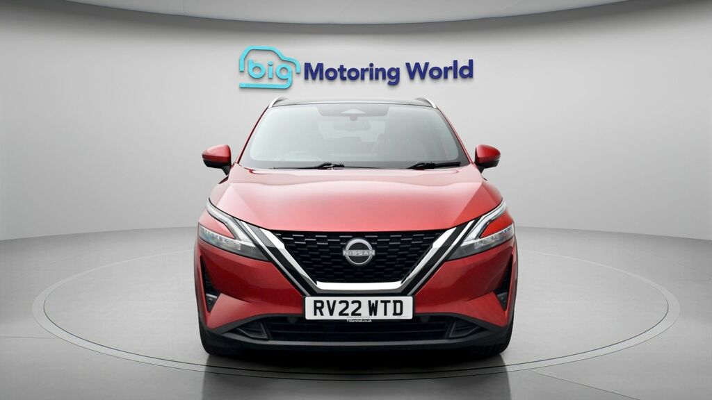 Nissan Qashqai Tekna RV22WTD Red #2