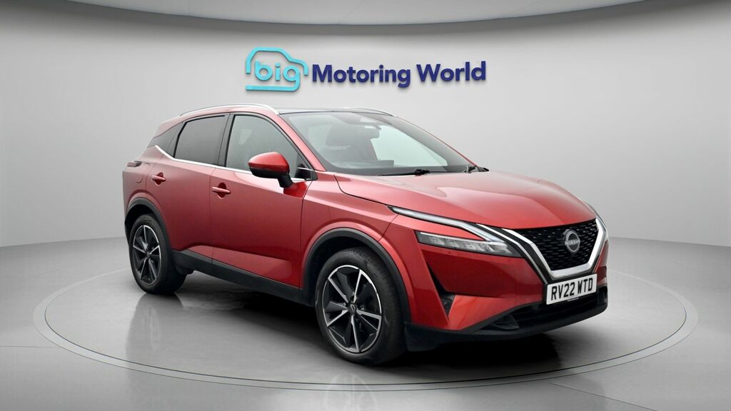 Nissan Qashqai Tekna Red