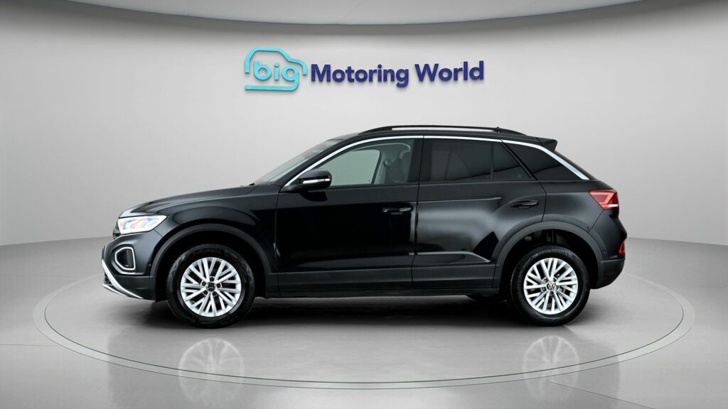 Volkswagen T-Roc Life Black #4