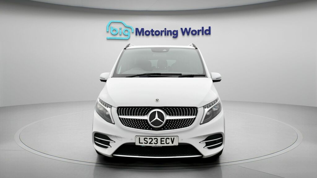 Mercedes-Benz V Class Amg Line LS23ECV White #2