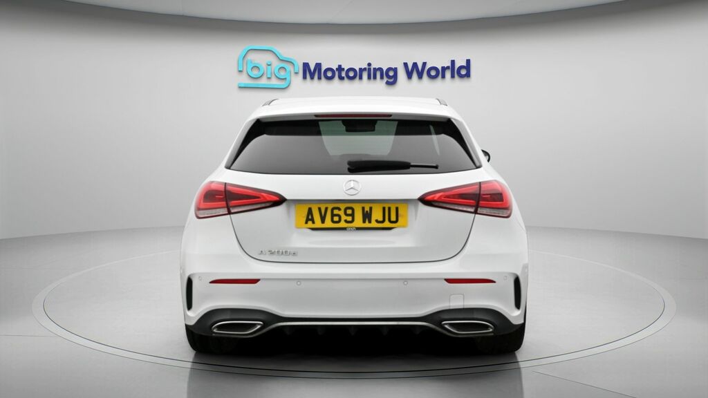 Mercedes-Benz A Class Amg Line AV69WJU White #6