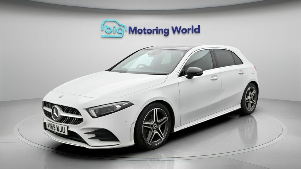 Mercedes-Benz A Class Amg Line AV69WJU White #3