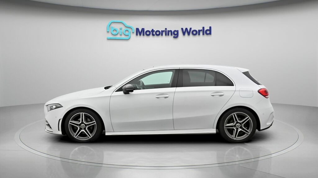 Mercedes-Benz A Class Amg Line AV69WJU White #4