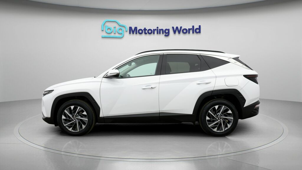 Hyundai Tucson Premium White #4