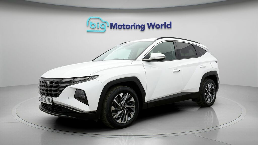 Hyundai Tucson Premium White #3