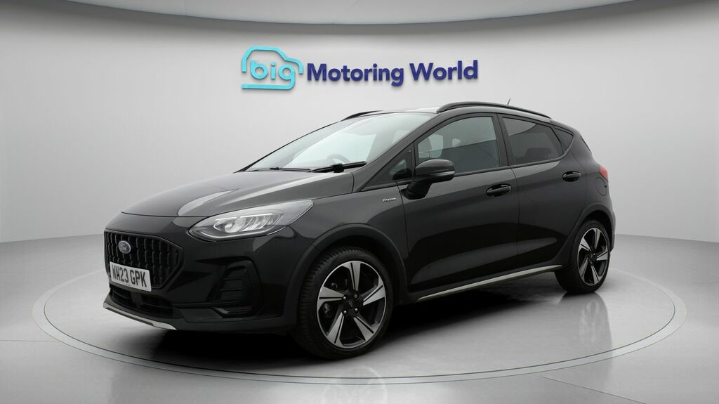 Ford Fiesta Active Black #3