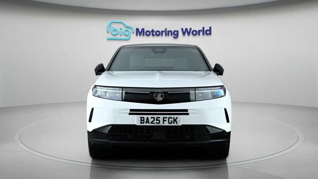 Vauxhall Grandland Ultimate White #2
