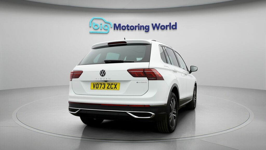 Volkswagen Tiguan Elegance VO73ZCX White #6