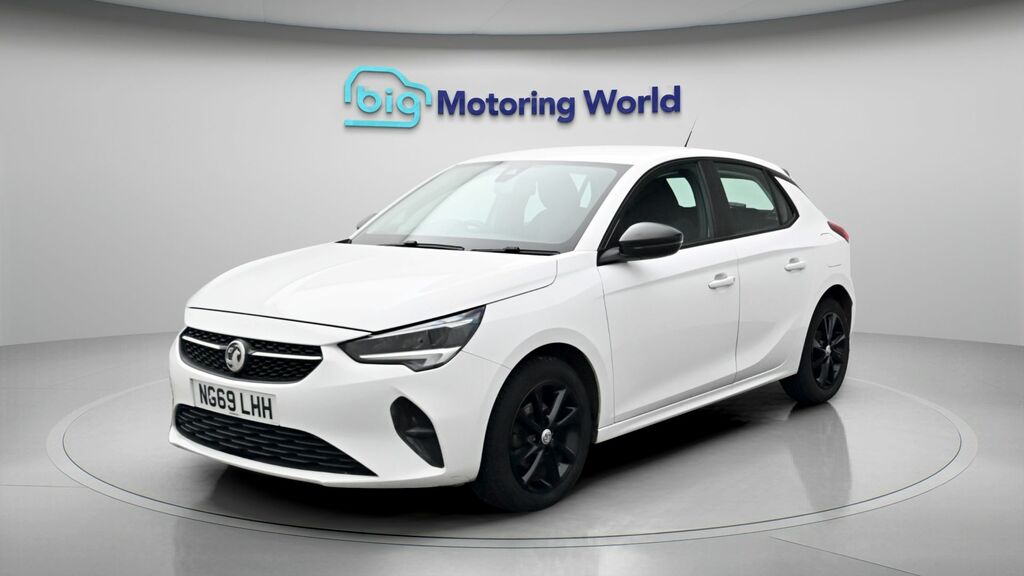 Vauxhall Corsa Se Nav NG69LHH White #3